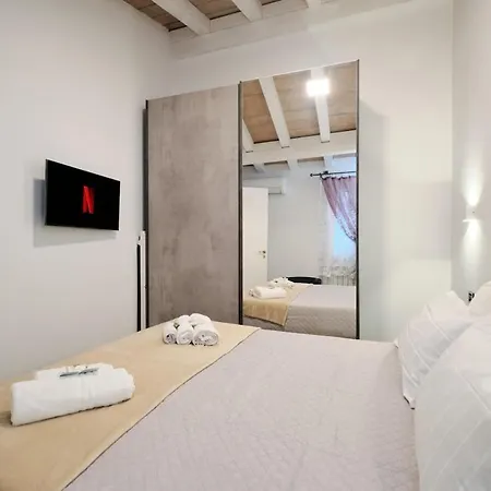 5 Cozy Pigneto Apt, Wifi & Ac Apartment